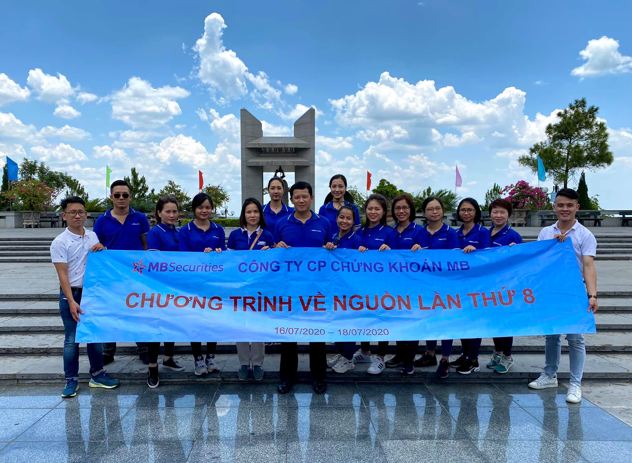 Hành trình Về nguồn lần thứ 8