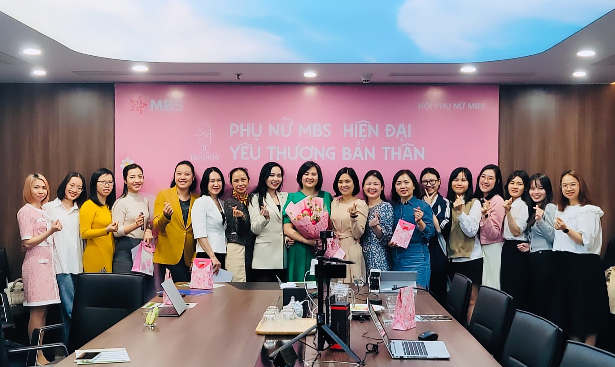 MBS hưởng ứng ngày Quốc tế phụ nữ 8/3